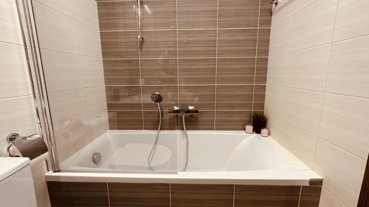 Green Stone Apartment II Bydgoszcz Buitenkant foto